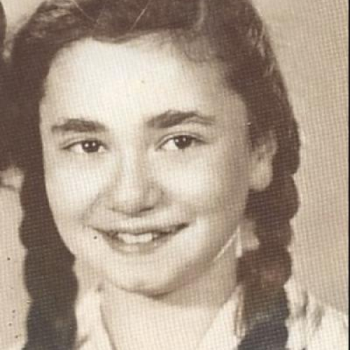 Naomi Krausz - Hungary