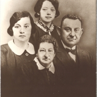 A Lewinsohn family portrait of members who stayed in Germany during WWII.