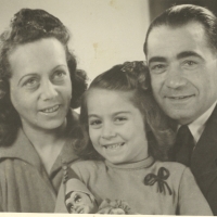 Agi with her parents Esther and Leopold in Vienna 1946-1947.