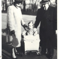 Henry with parents 1938